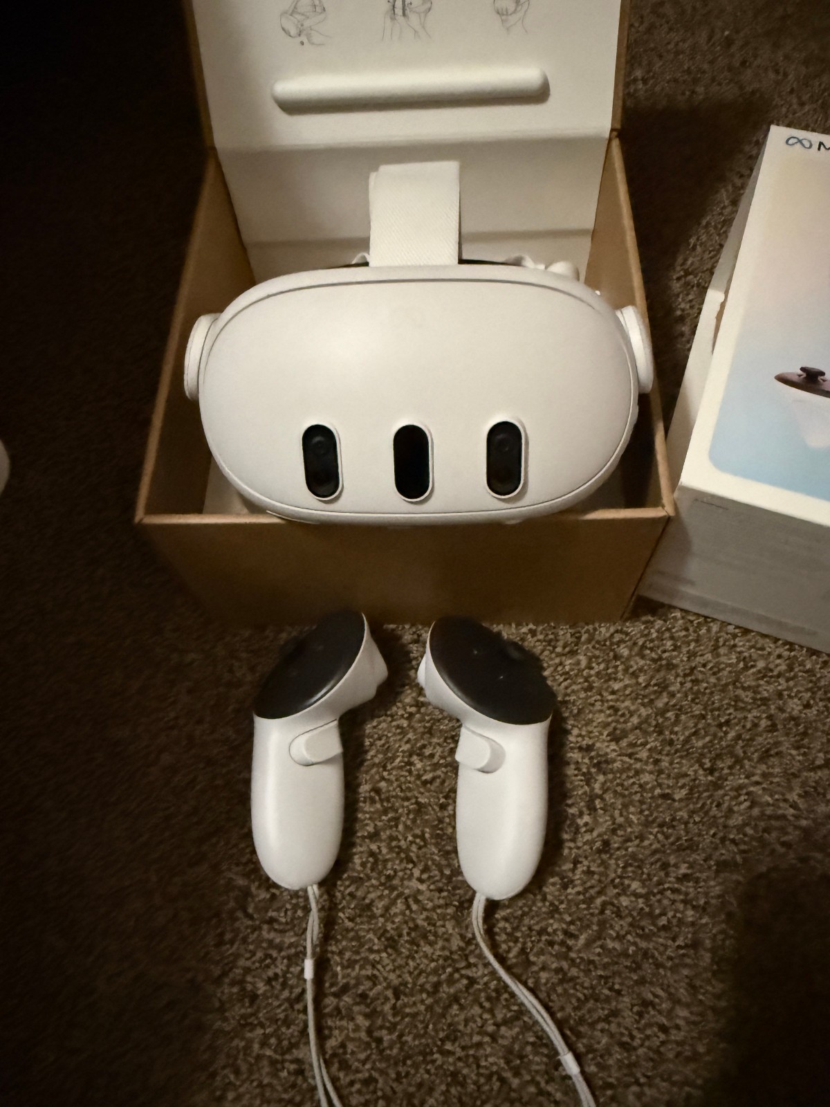 Meta Quest 3 Virtual Reality Headset 512GB White with Controllers/charger/box