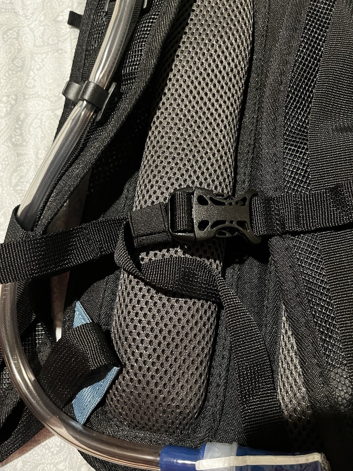 Cabela’s Hydration Backpack w Water Bladder Blue Gray Hiking Running Cycling
