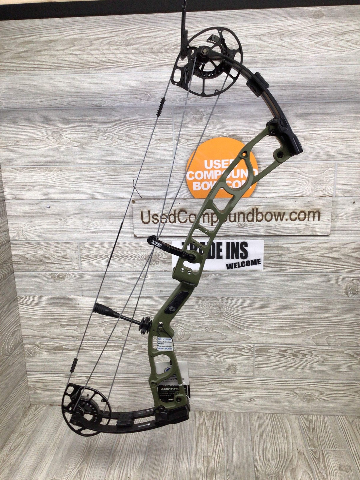 Elite HNTR33 OD green RH Bow 60-70#