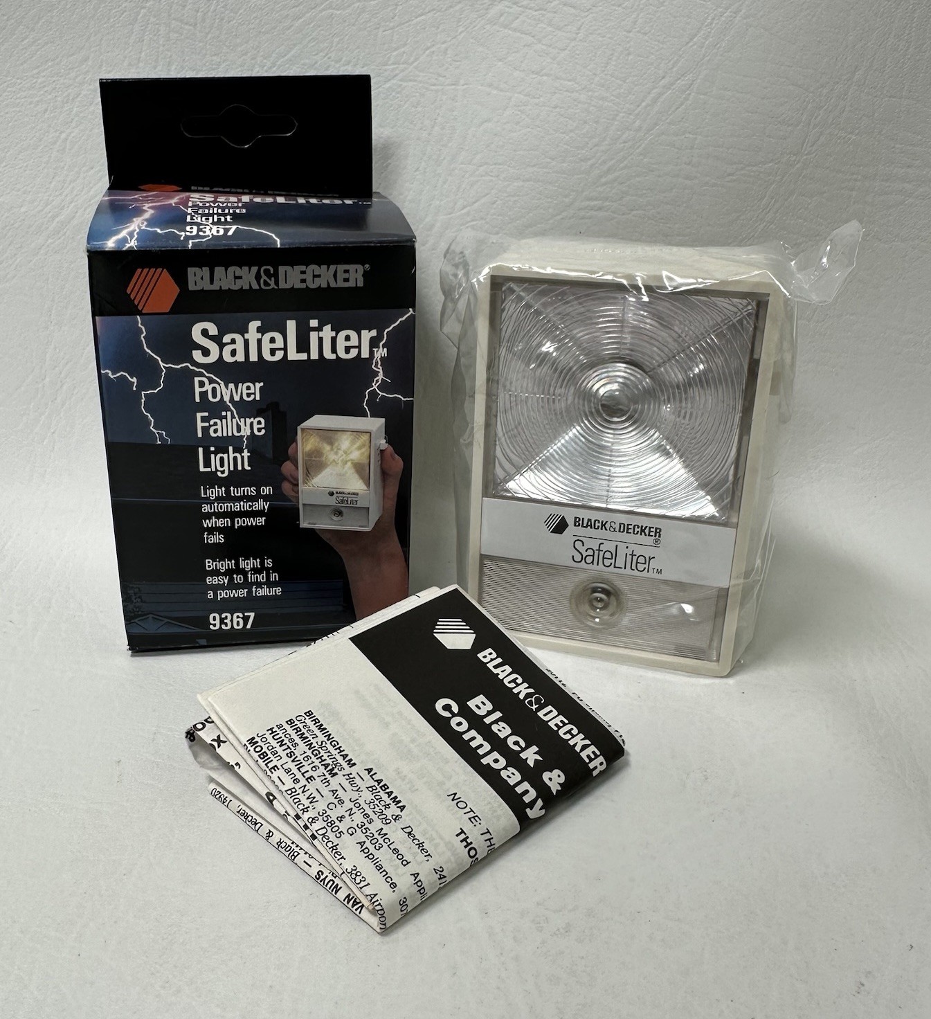 Black & Decker SAFELITER Power Failure Light 9367 Wall Outlet Emergency Lighting