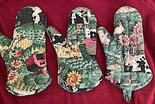 COWS Super Colorful & Fun Kitchen Mittens, Holders, Towels