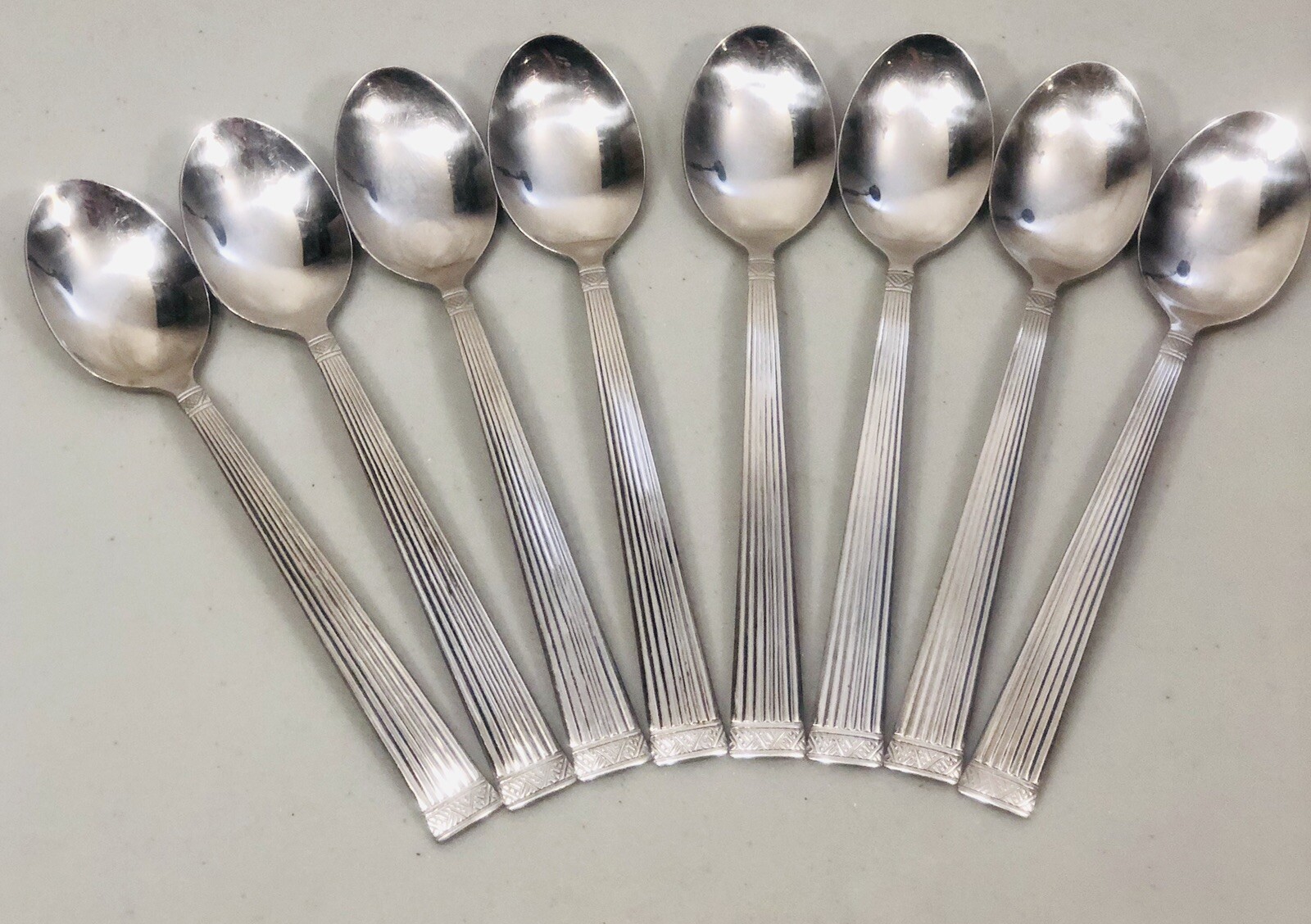 Cambridge Stainless Steel CORTINA Lot of 8 Oval/Soup Spoons 7 3/4” Used
