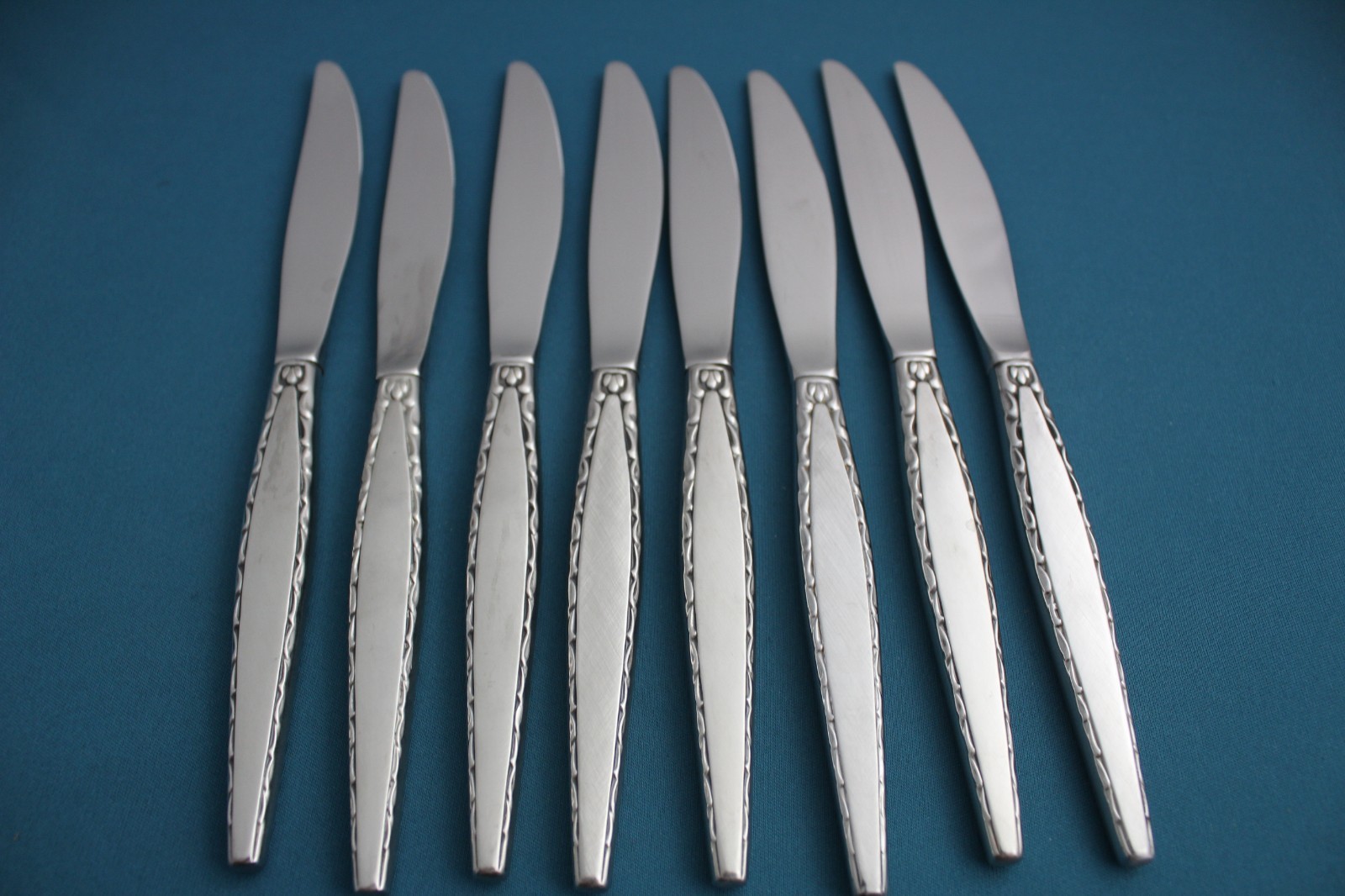 ONEIDA VENETIA Dinner Knives Hollow (Set of 8) Stainless Community 9 1/8"