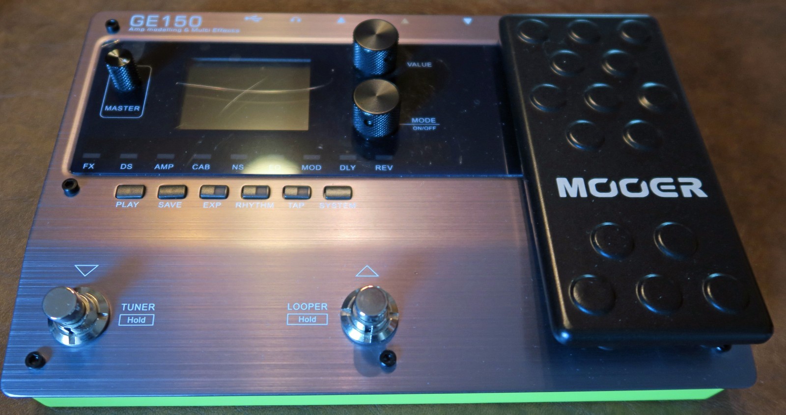 MOOER GE150 Electric Guitar Amp Modelling Multi Effects Pedal w Expression & IR