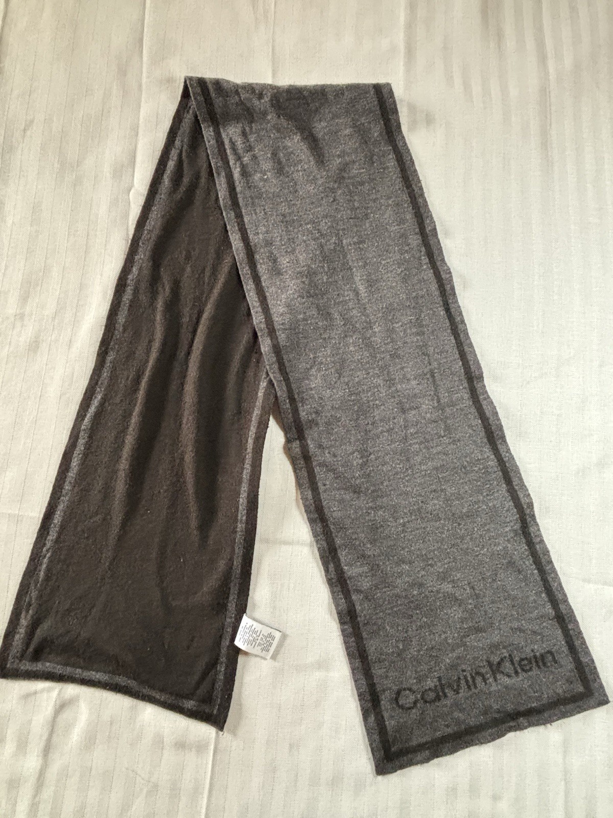 Calvin Klein Men’s Gray Scarf 100% Acrylic One Size 64 In Long Warm , Winter ,