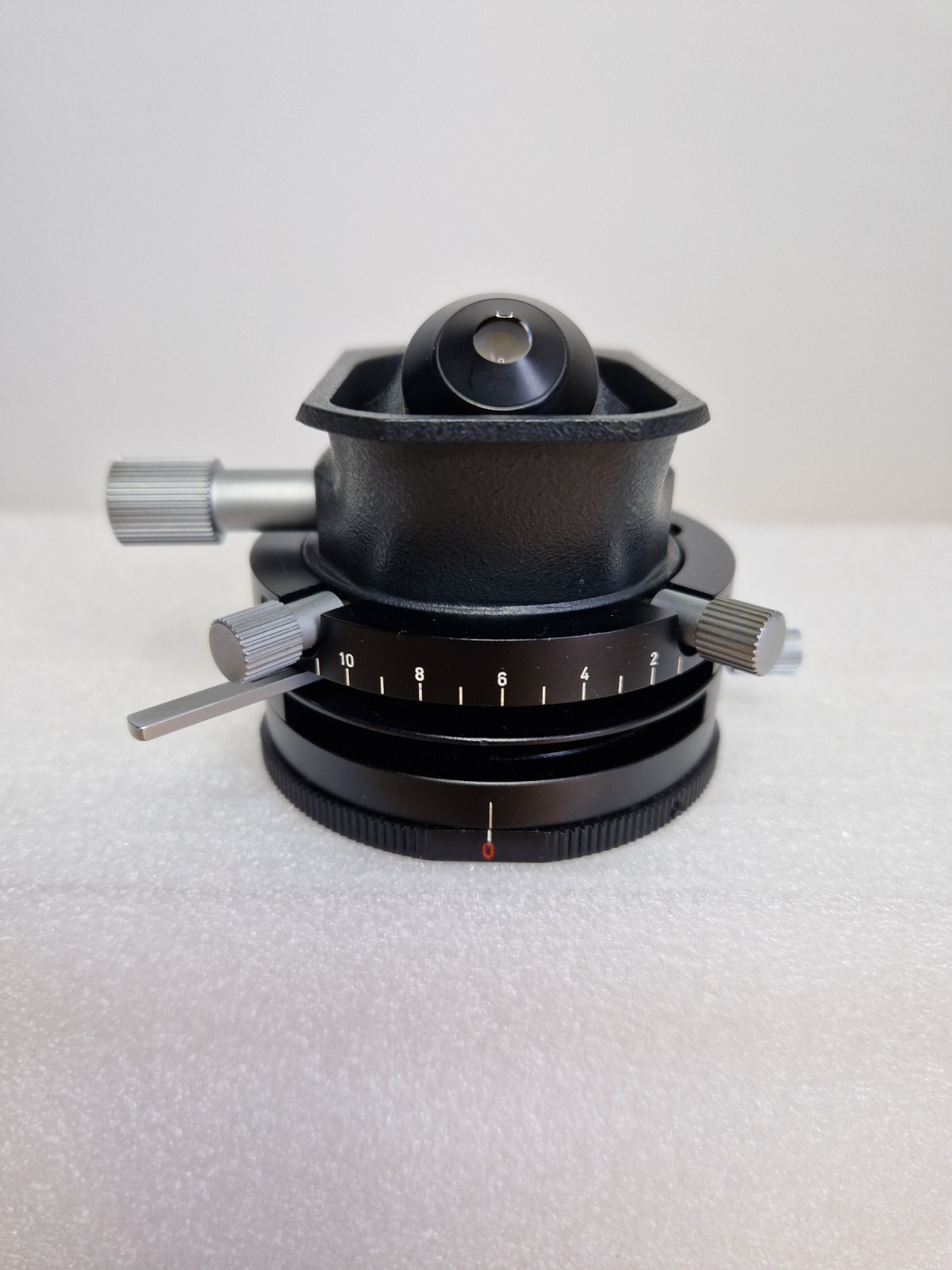 Leitz microscope pol condenser. missing polarizing filter.