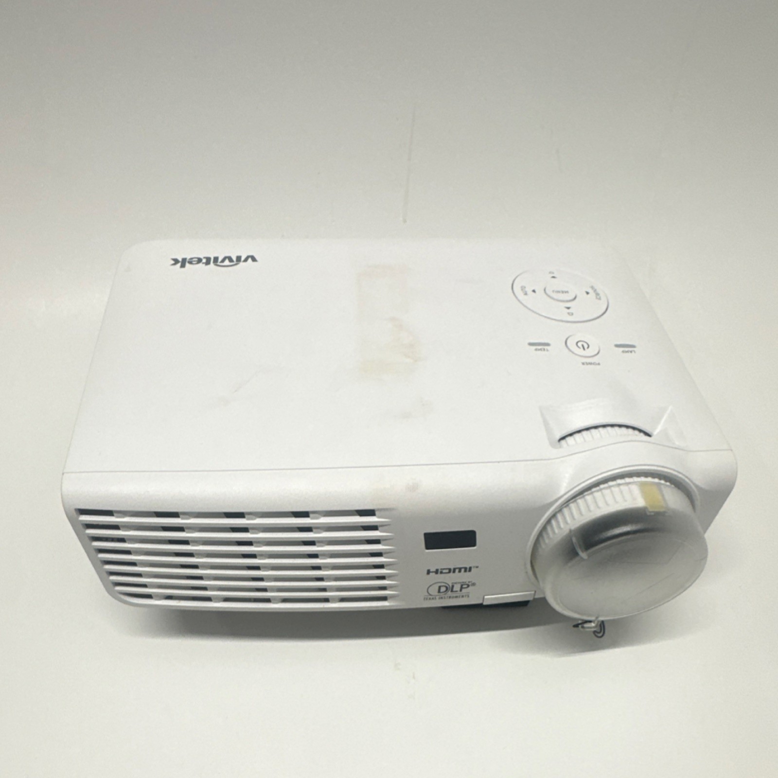 Vivitek D509 XGA DLP Projector 2600 Lumens 3D Ready w/ Case HDMI VGA USB S-Video