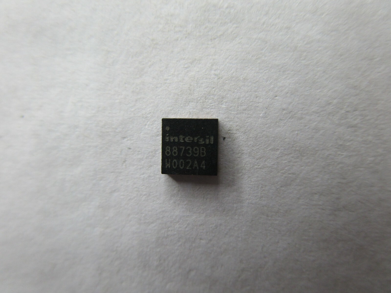 2pcs ISL88739BHRZ-T ISL88739B 8B739B 887398 88739B ISL88739BHRZ QFN32 IC