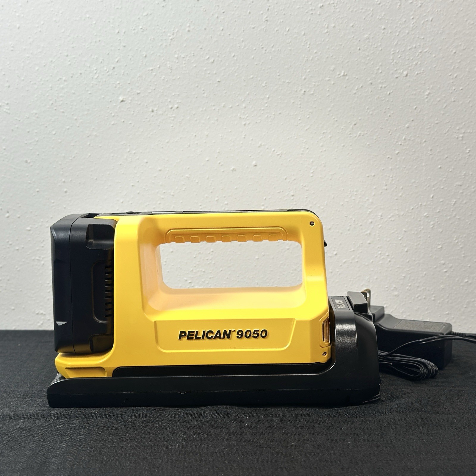 Pelican Rechargeable Lantern 9050