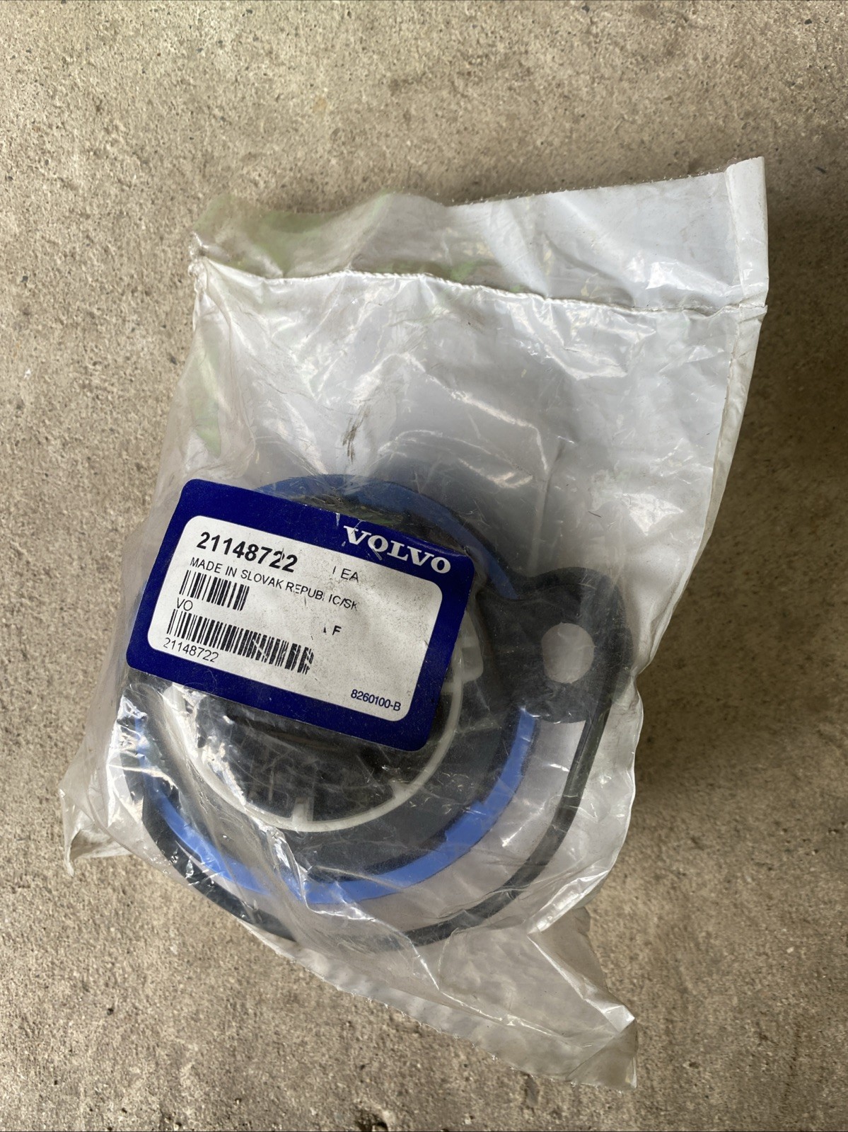 Genuine OEM Volvo 21148722 Filler Cap DEF Non-Locking Mack