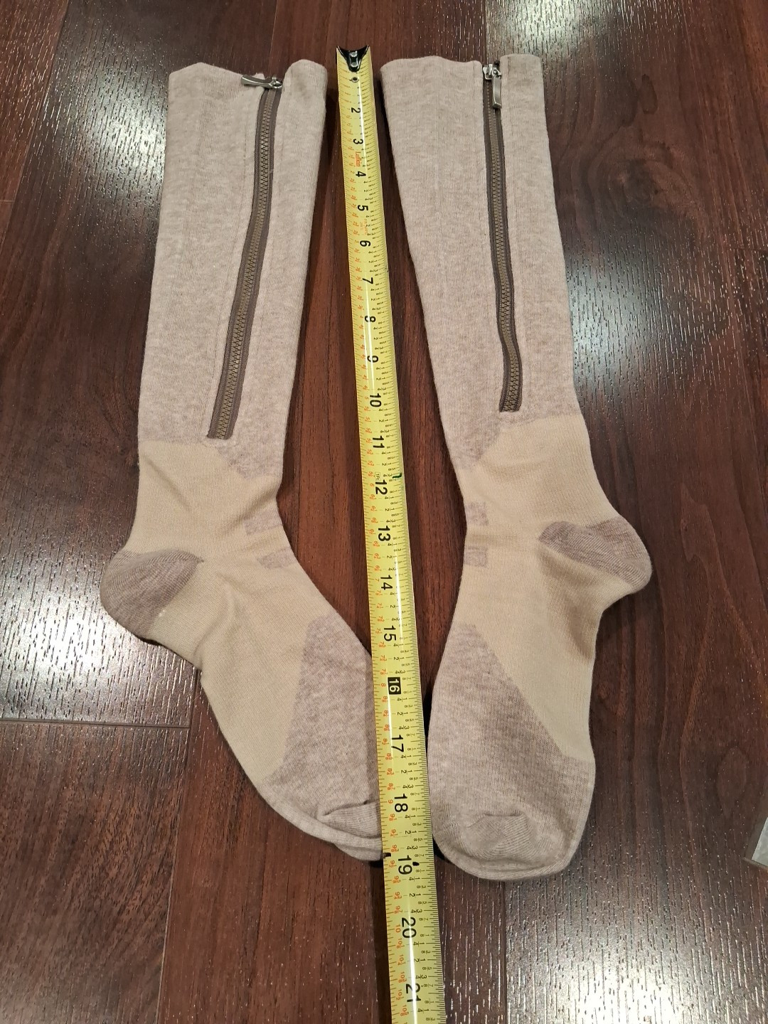 NEW (Open Pkg) Closed Toe Compression Socks Hammacher Schlemmer Easy On Medium