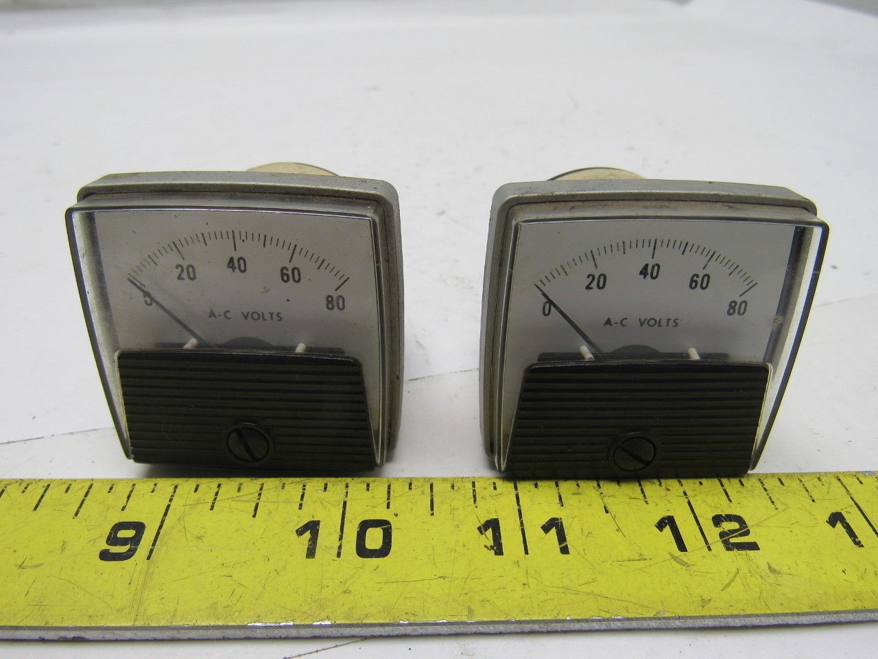 YEW 250109FAZZ 0-80 VOLT Voltage Meter Surface Mount Lot/2