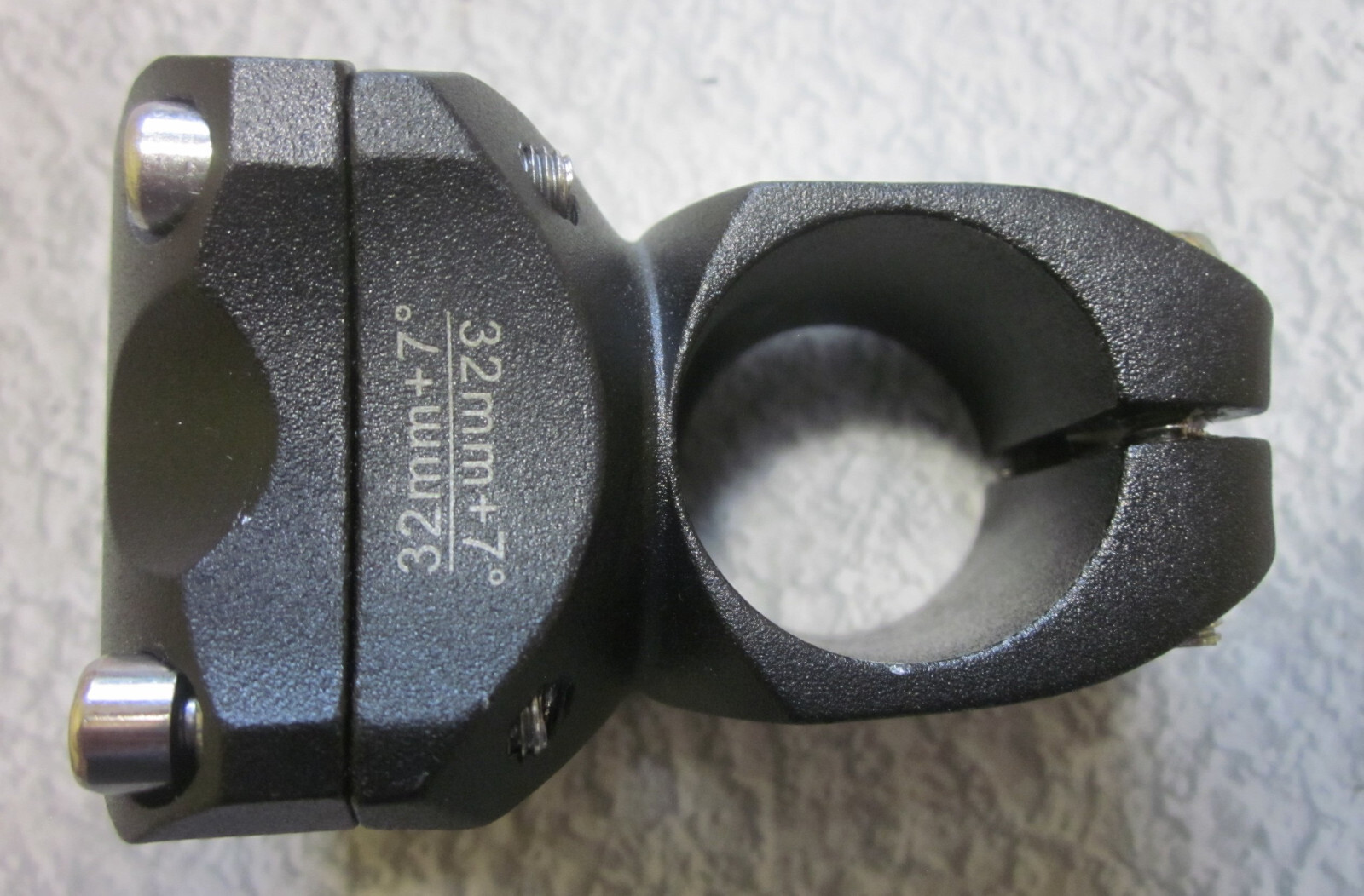 Cansucc stem threadless 32mm +/-7 degrees. 1 1/8 x 1 1/8 shorty