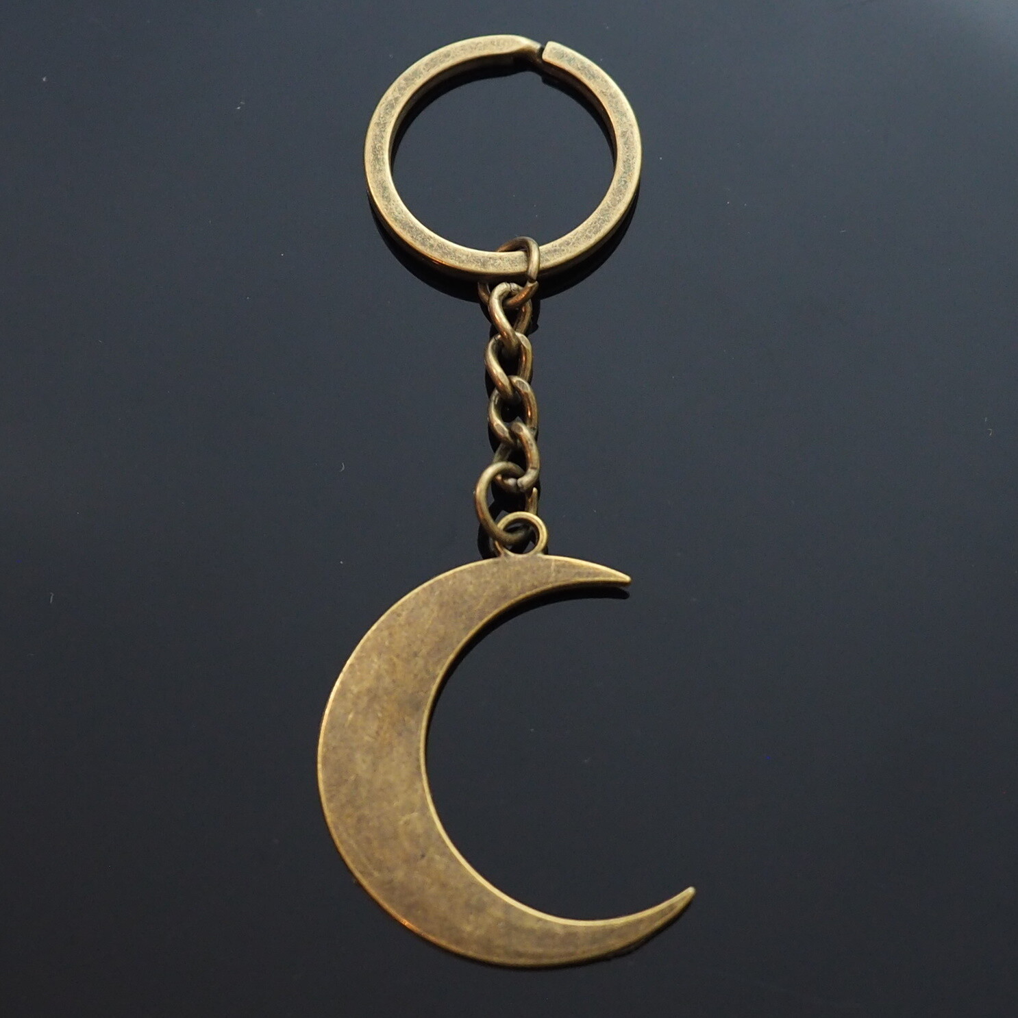 Vintage Crescent Moon Bronze Pendant Keychain Gift Key Chain