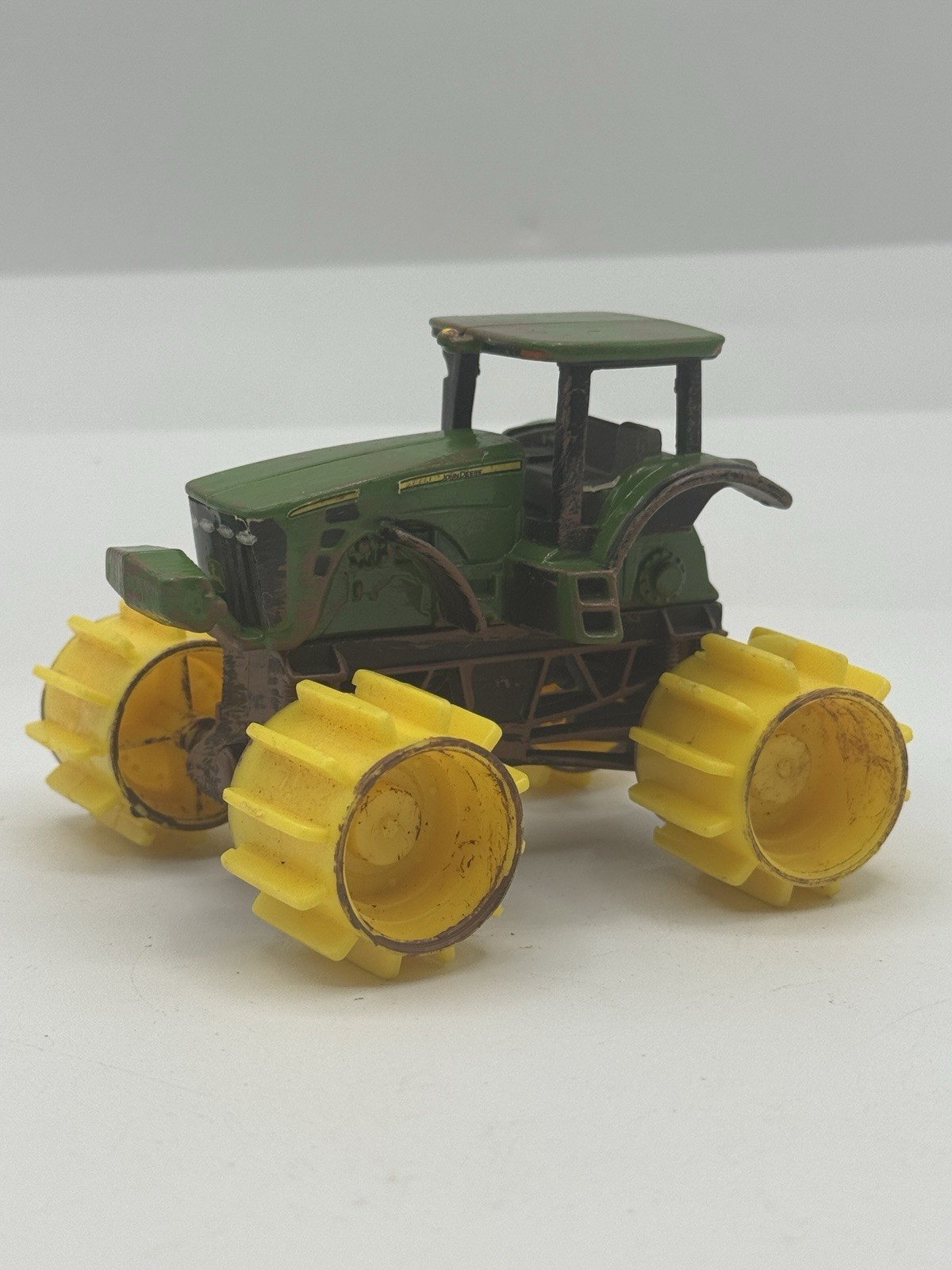 ERTL John Deere Tractor Imitation Mud Monster Truck Die Cast No Rubber Tires
