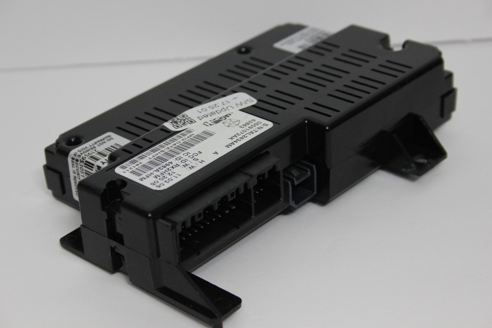 11-14 Chrysler 300 Telematics Bluetooth Module - Firmware Updated