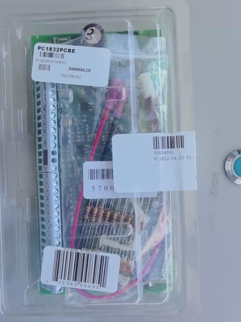 DSC PC1832 PowerSeries 8-32 Zone Alarm System Motherboard PC1832PCB Board Only
