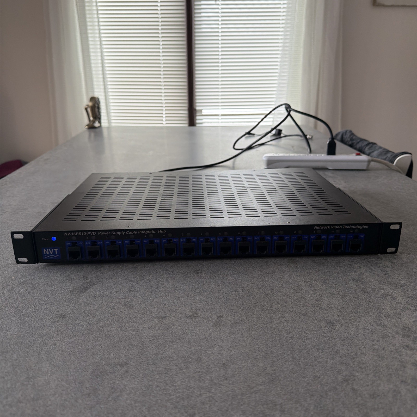 New Tyco NVT NV-16PS10-PVD Power Supply Passive Receiver 16 Channel Lights Up