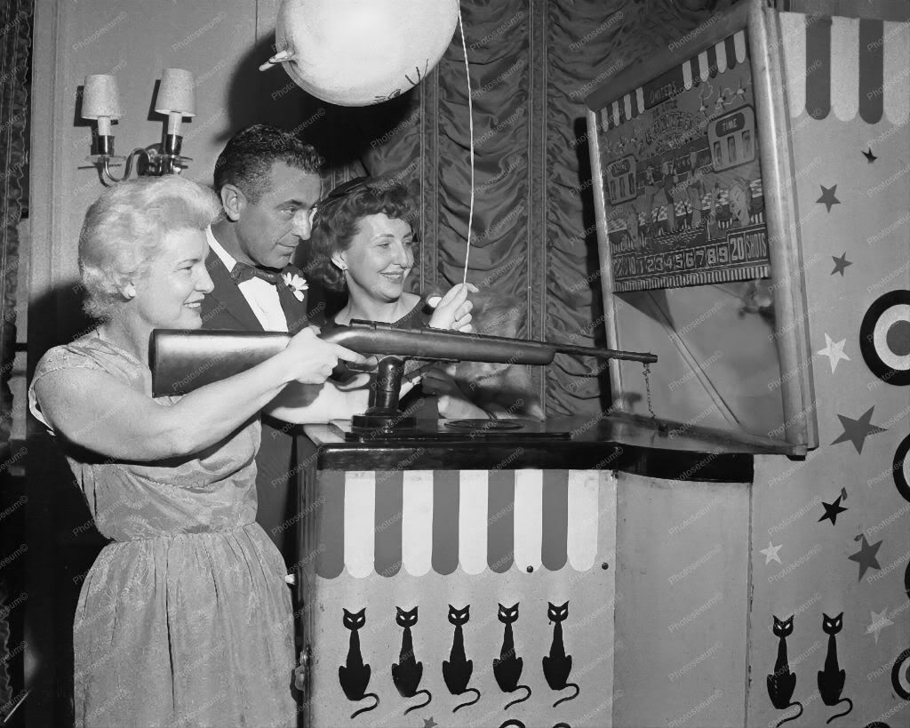 United Deluxe Carnival Shooting Gallery 1954 8x10 Photography Reprint