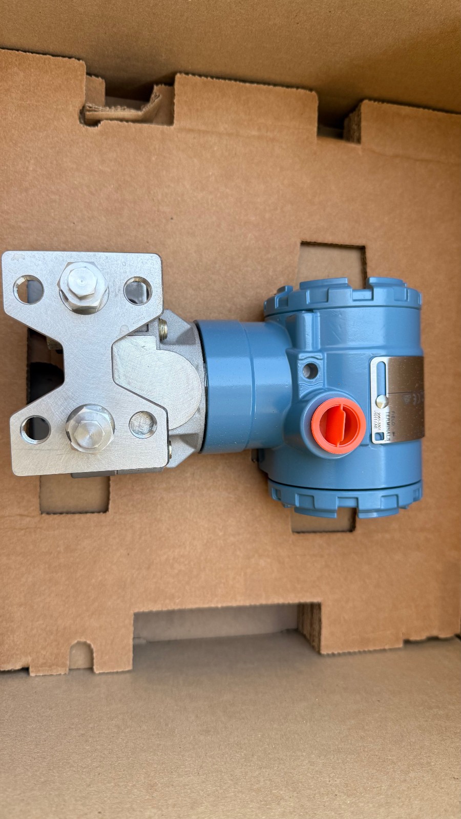 ROSEMOUNT 20512051CD2A02A1AH2B1E5D4  PRESSURE TRANSMITTER HART 4-20MA Brand New