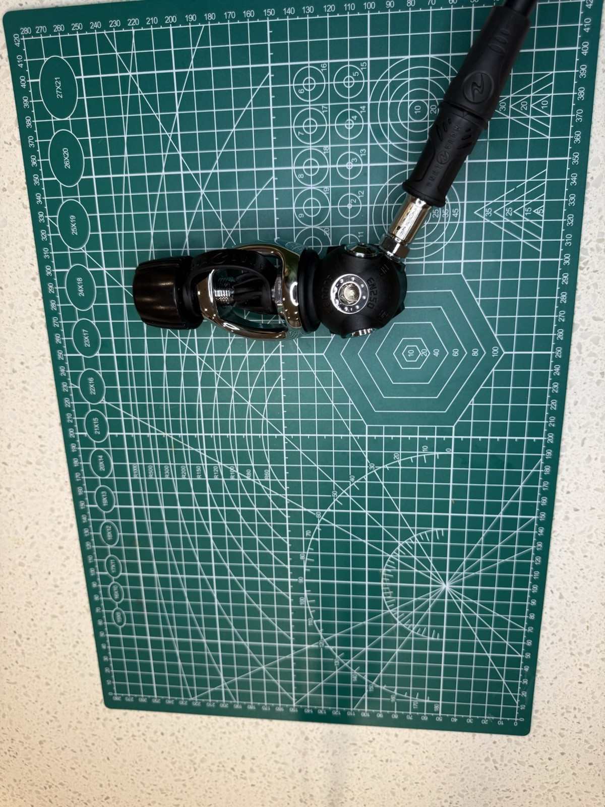 Aqua Lung Core Scuba Diving Regulator Set- Yoke - MINT OPEN BOX CONDITION
