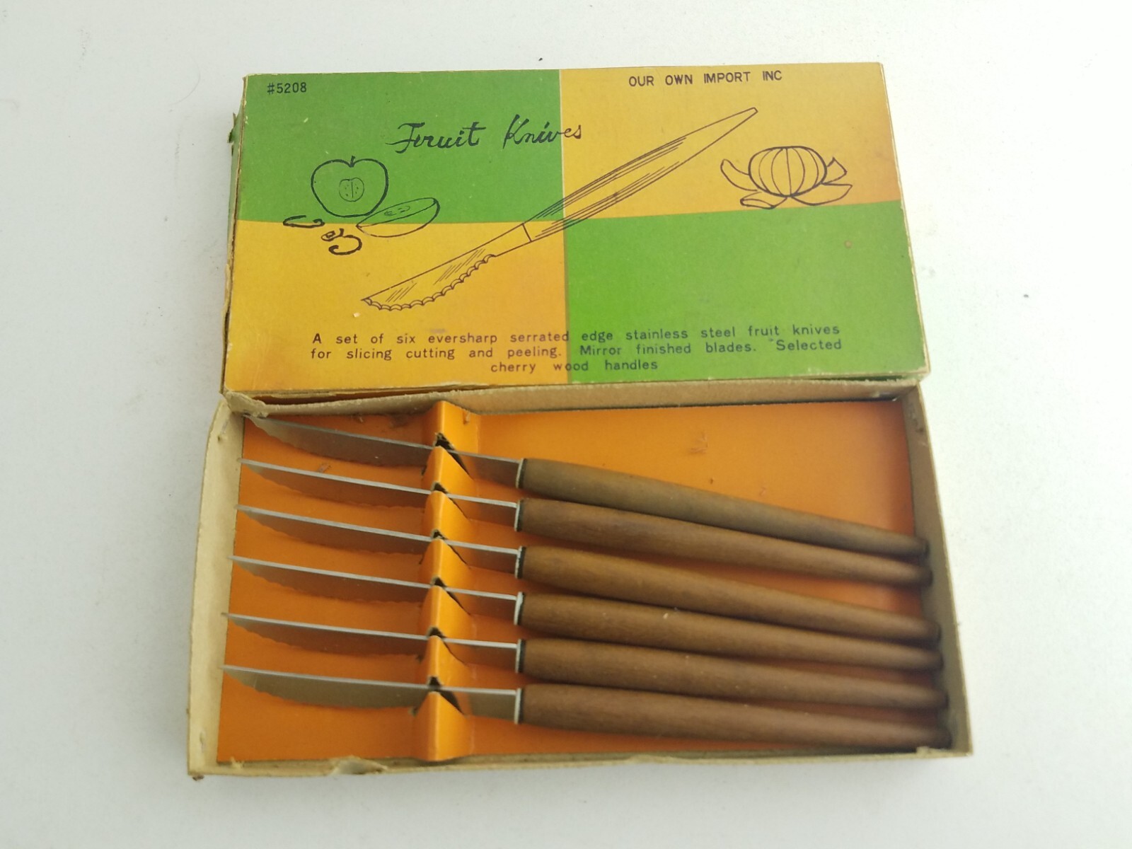 Vintage Fruit Knives Set of 6 Serrated In Original Box. Nice.