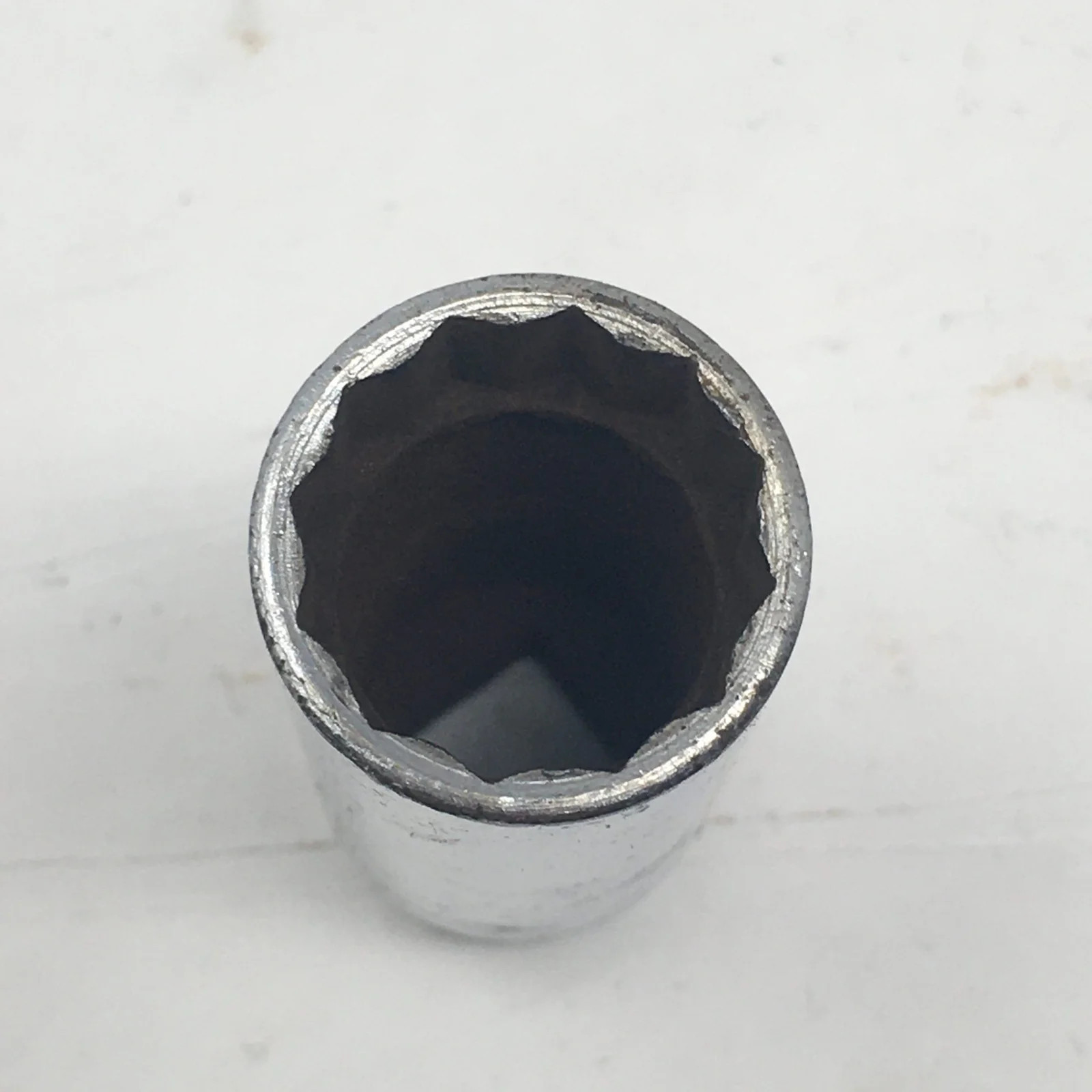 Snap On SF-221 11/16" 3/8" Drive Chrome Deep 12-Point Socket (Used)