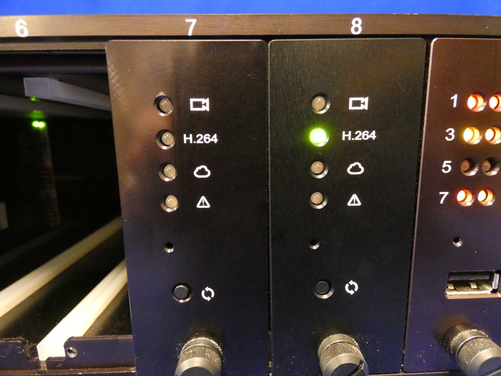 Teradek T-RAX Decoder Base w/RX, TX, Controller Modules (read ad description)