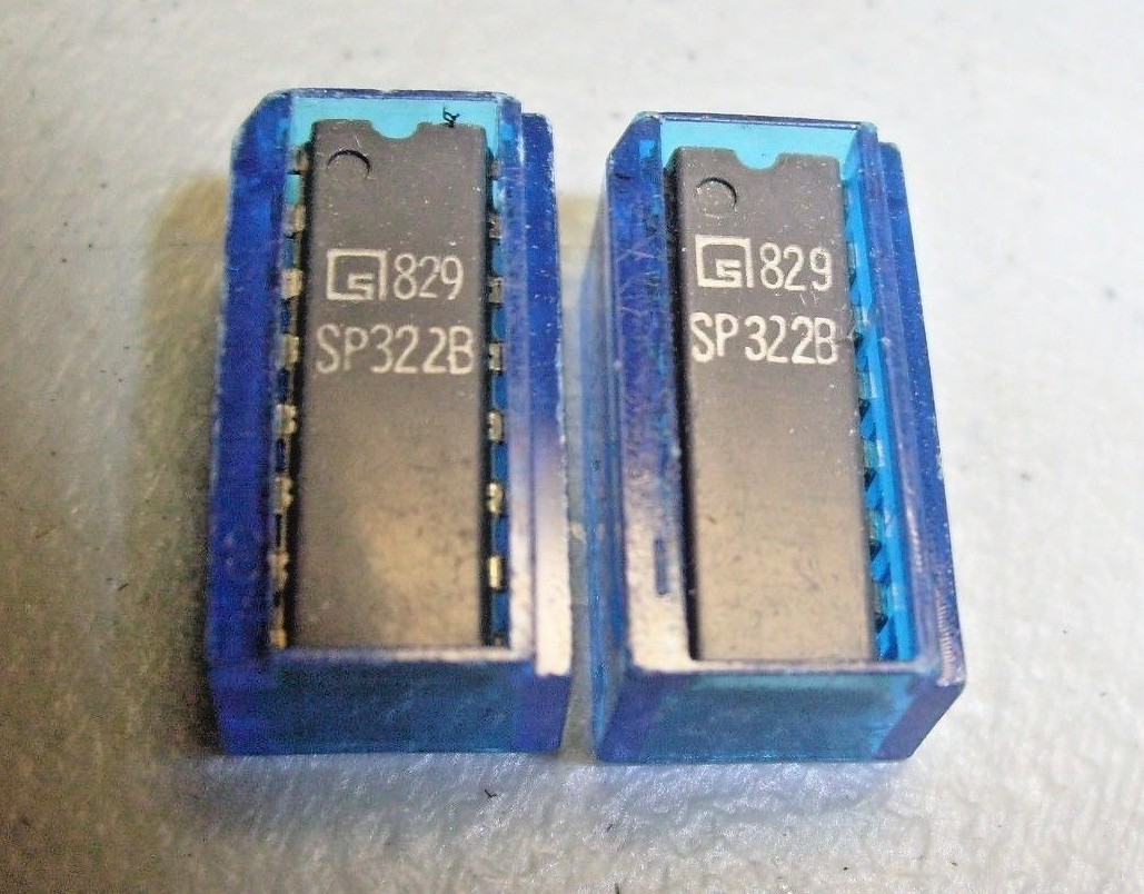 PAIR  SIGNETICS SP322B / SP322B  IC CHIP