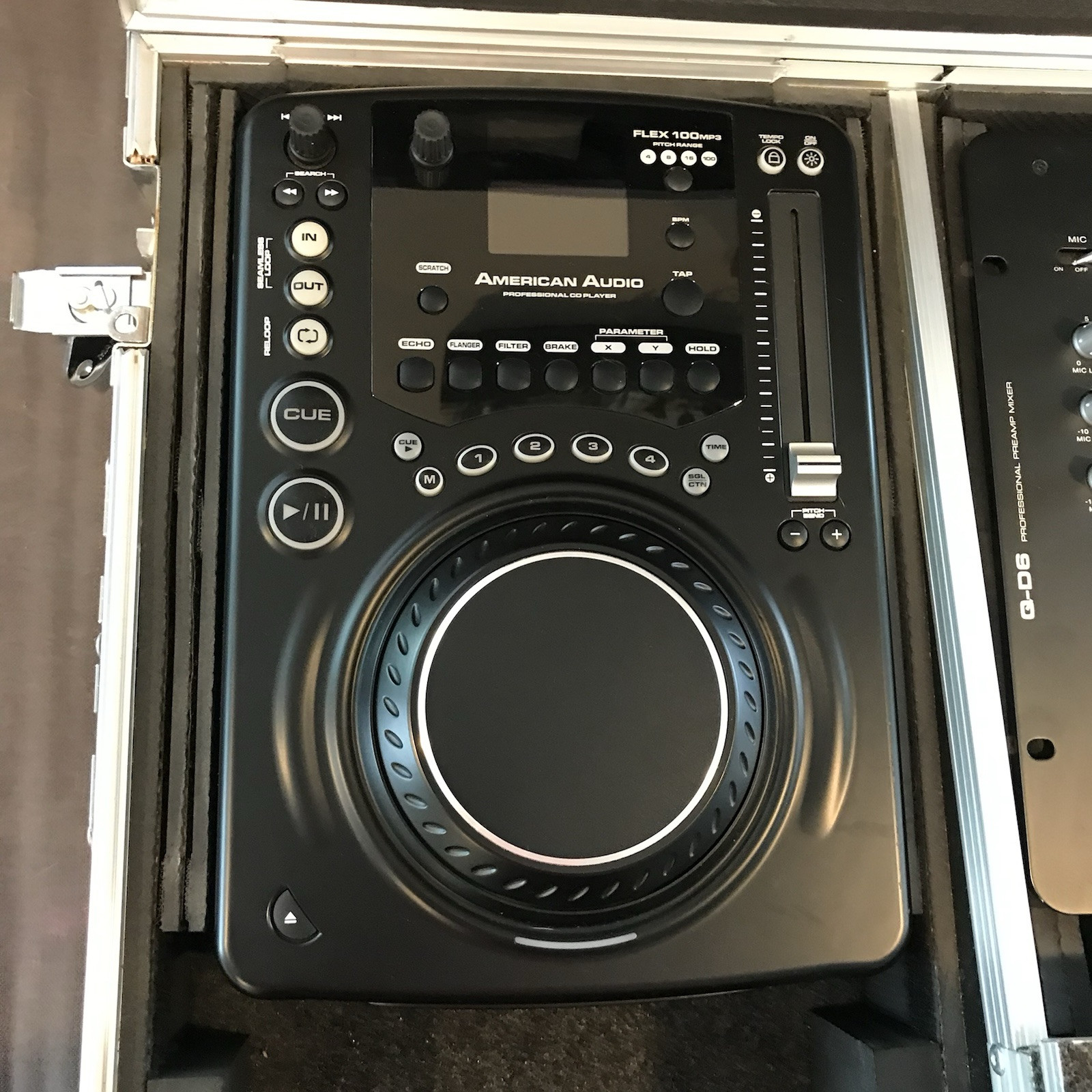 American Audio Q-D6 PreAmp Mixer W/ 2 Flex 100 MP3 CD Player, Rolling Case
