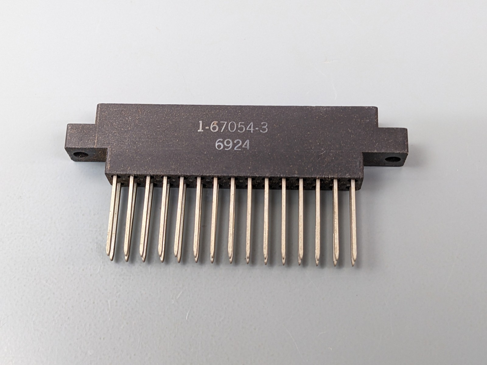 (2) AMP 1-67054-3 Card Edge Connectors 0.156in 30 Pin Wire Wrap .025 x .030