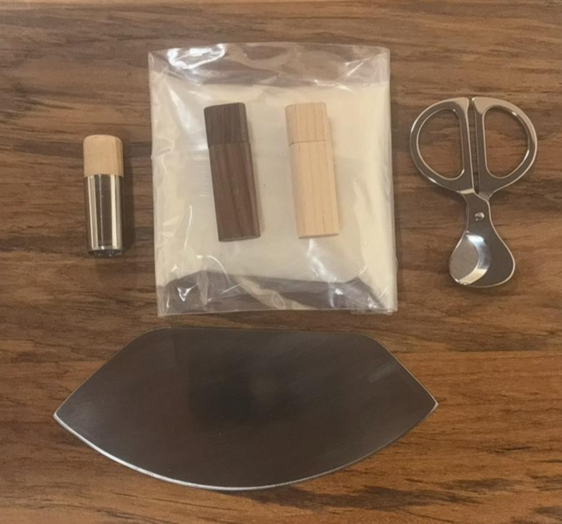 Chaveta,Puncher,Scissor,Cigar glue & Basic and Advanced cigar rolling courses.