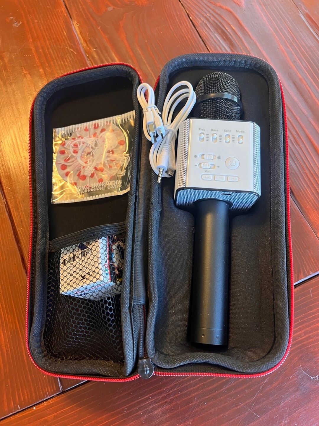 Wireless Bluetooth Karaoke Microphone Q9
