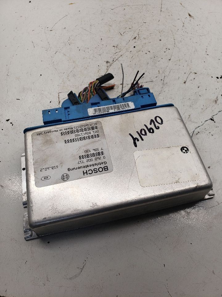 2000-2001 BMW X5 Control Module Transmission OEM 1358647