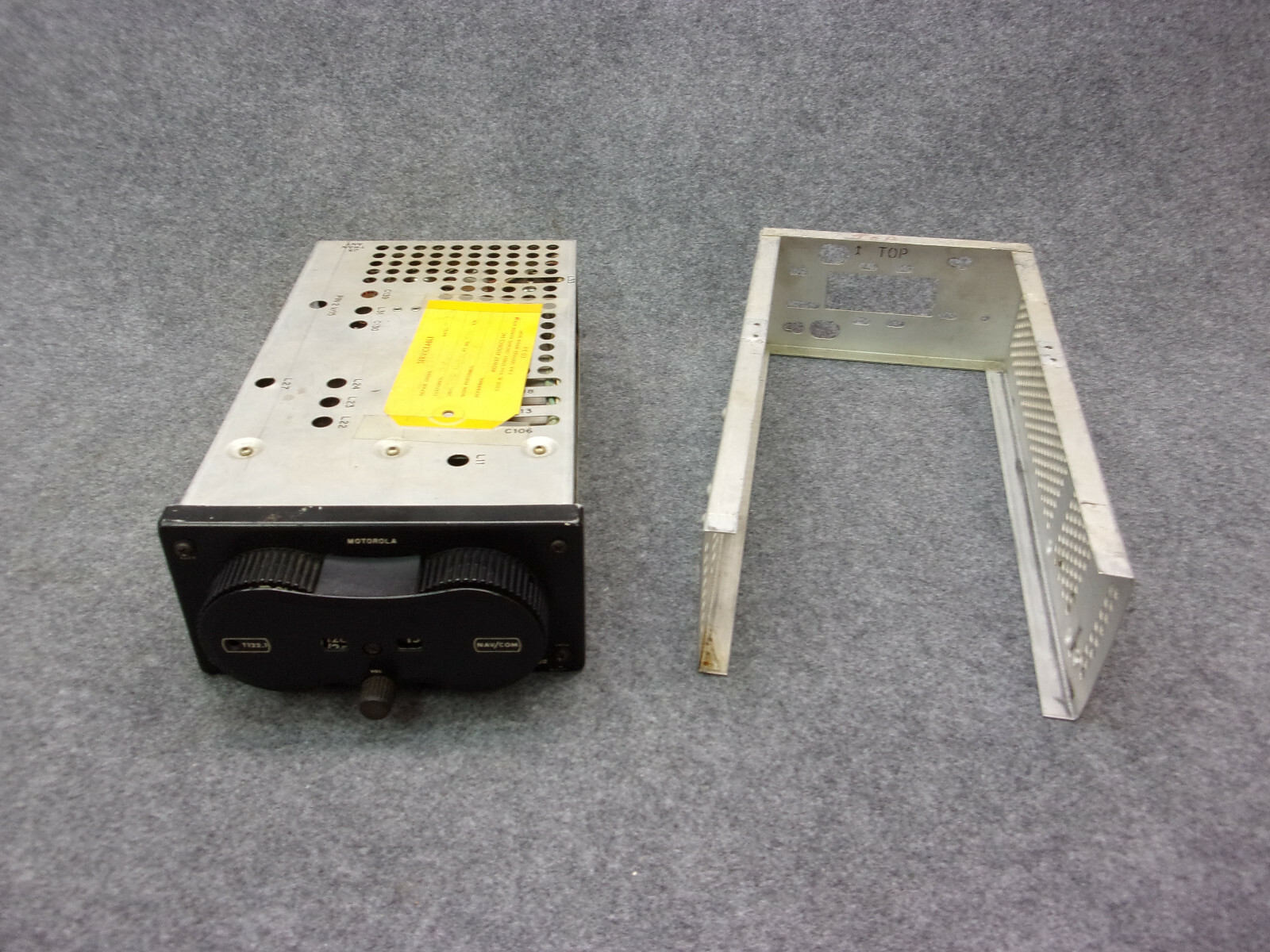 Motorola M-400 Nav Com Tranceiver 350B With Tray P/N IU02904