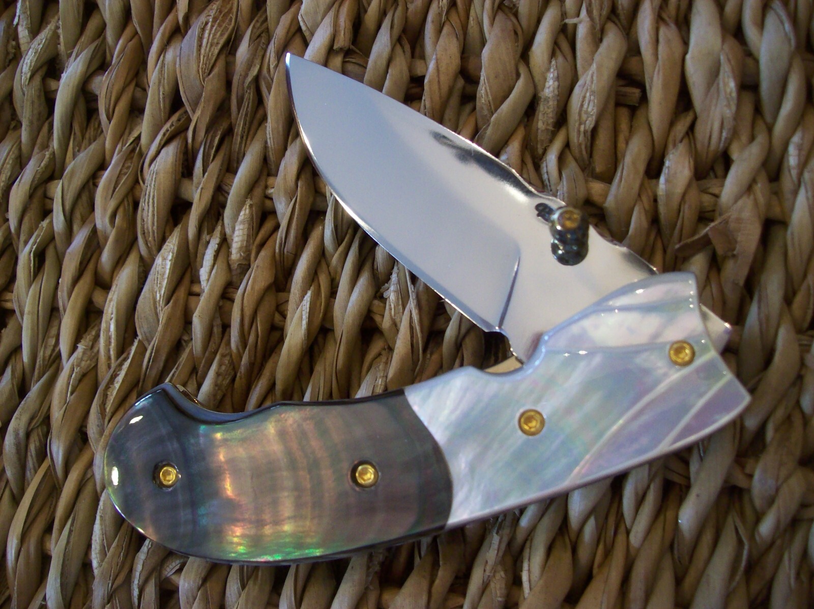 CUSTOM THAILAND KNIFE / BLACK MOTHER OF PEARL / MOTHER OF PEARL / NEW 2017