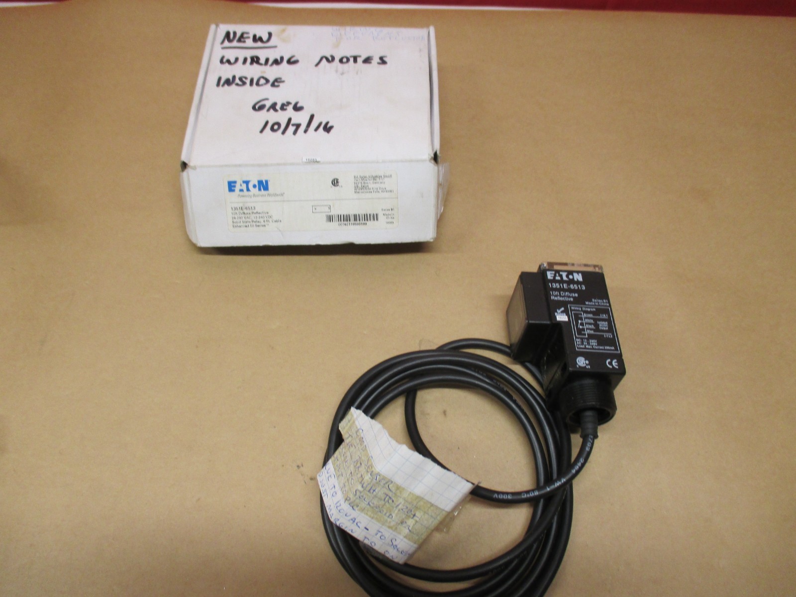 1351E-6513 EATON PHOTOELECTRIC SENSOR 10 FOOT DIFFUSE REFLECTOR NEW OPEN BOX