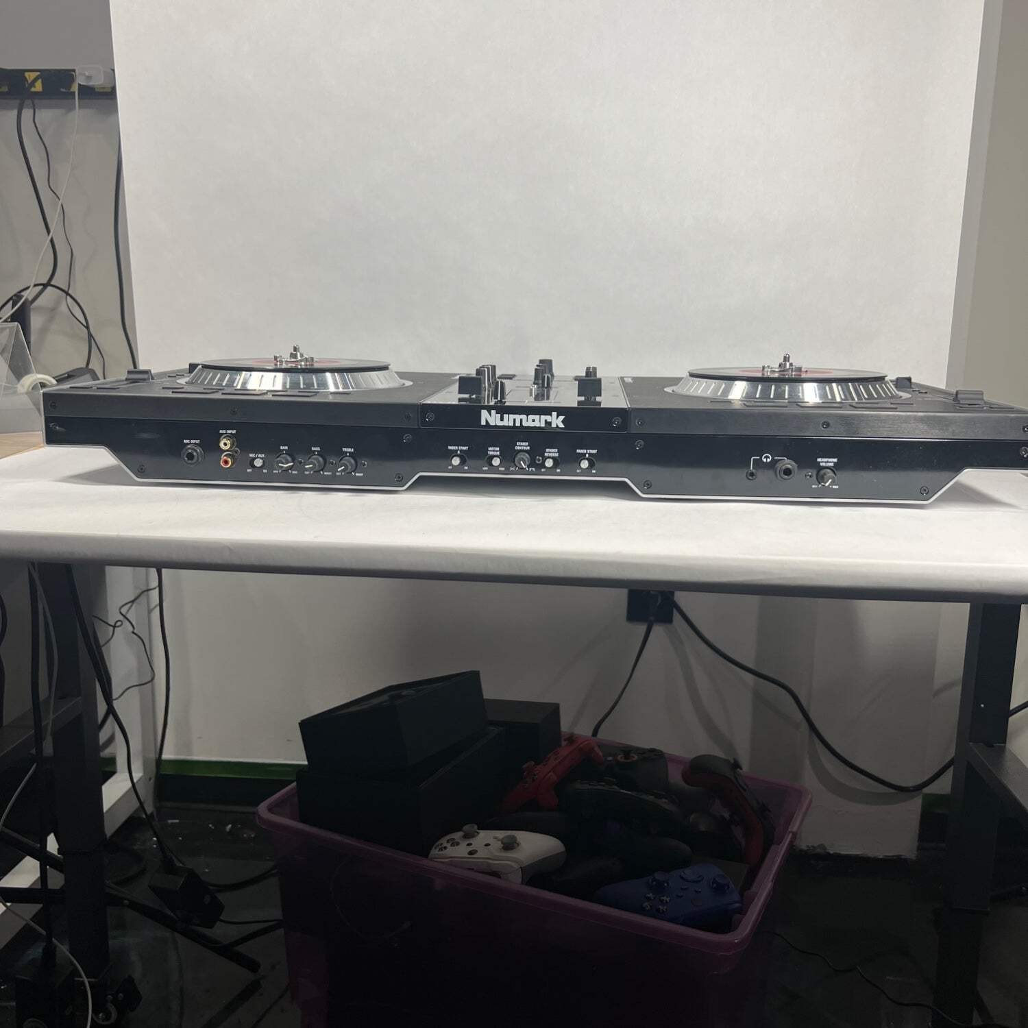 Numark NS7 4-Channel Dual Deck Controller