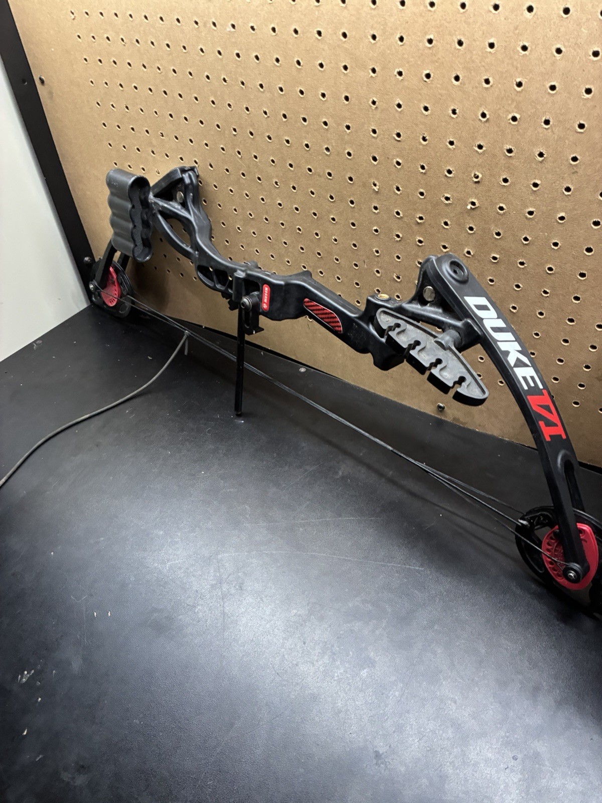 Musen DUKE VI Youth Compound Bow Archery 42in Incomplete!