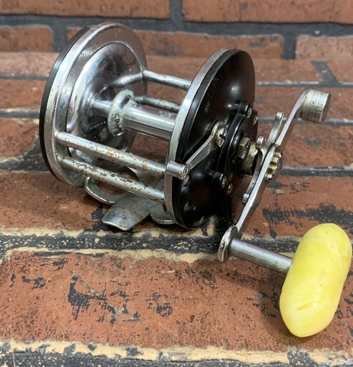Vintage Penn 65 Long Beach Fishing Reel Working Condition