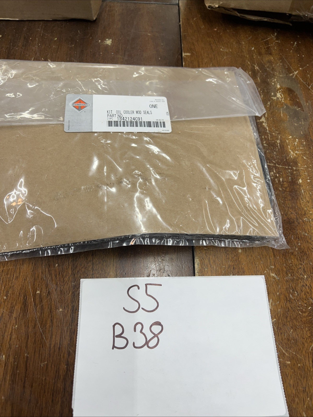 1842124C91  Genuine OEM  International Navistar FORD  Oil Cooler Mod SEALS KIT