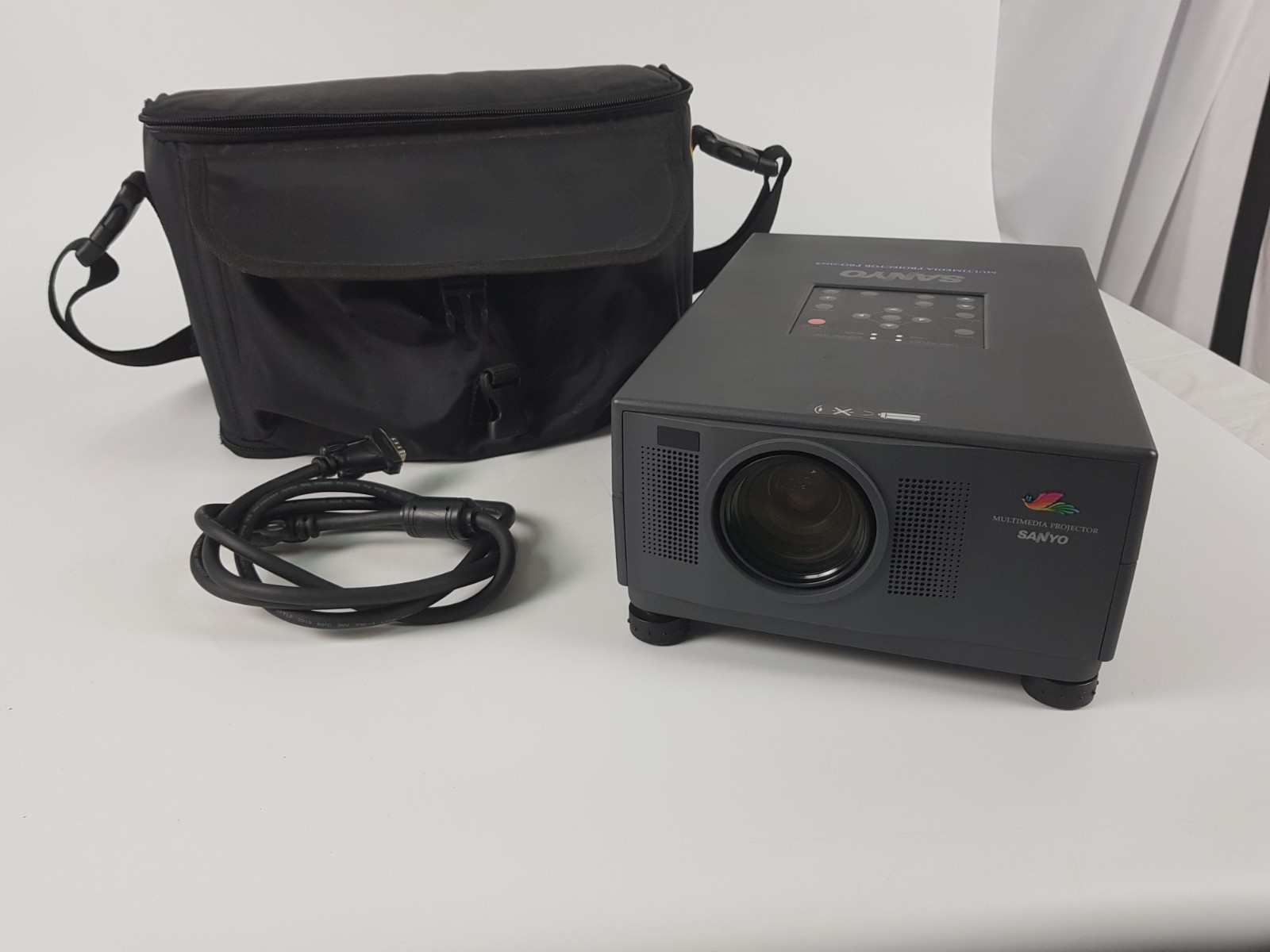 Sanyo Multimedia Projector PRO-xtraX in Carry Bag + Manual - Not Tested