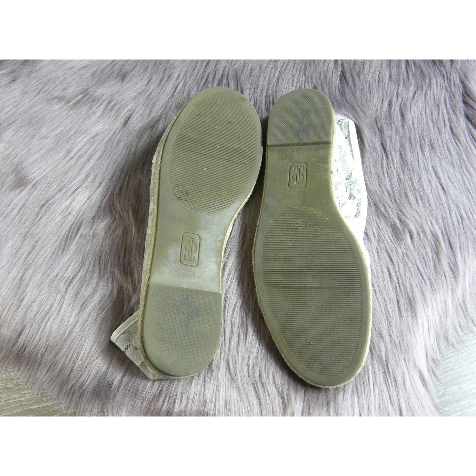 Jennifer Lopez flats size 9.5 white lace