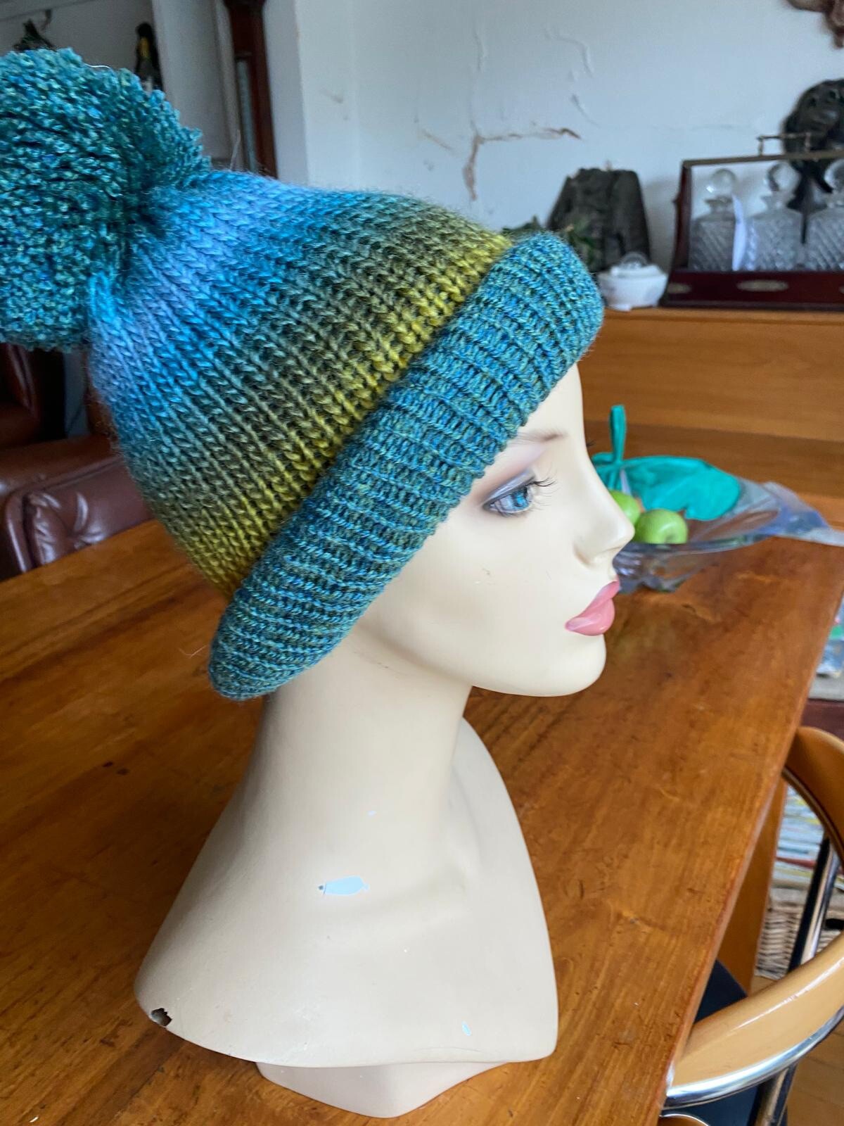 SHADES OF GREEN BLUE YELLOW STRETCH RIBBED KNIT BOBBLE HAT BEANNIE WINTER HAT
