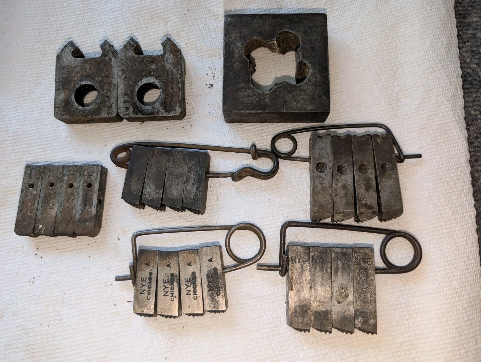 5 SETS OF 4 Vintage NYE CHICAGO PIPE THREADER DIES & Additional Pieces!