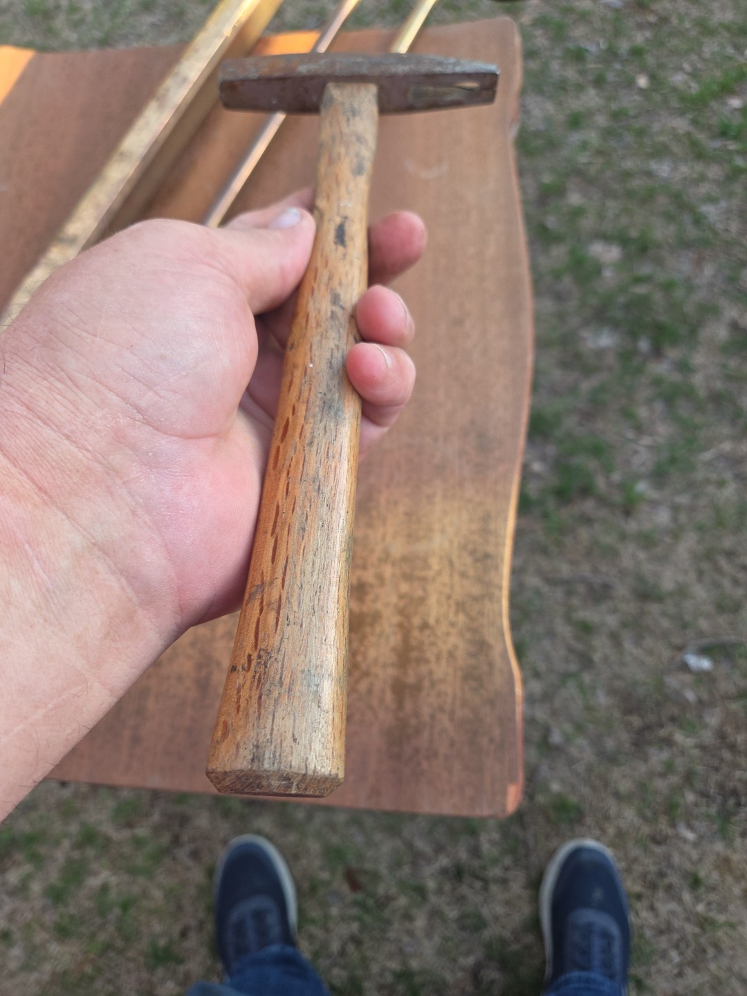 VINTAGE SPLIT HEAD TACK HAMMER BRADS SOLID HANDLE SEE PHOTO DESCRIPTION