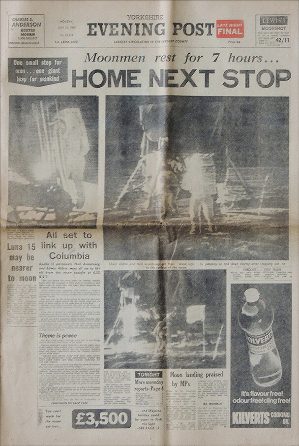 YORKSHIRE EVENING POST NEWSPAPER 21 JULY 1969 MAN WALKS ON THE MOON FRONT COVER