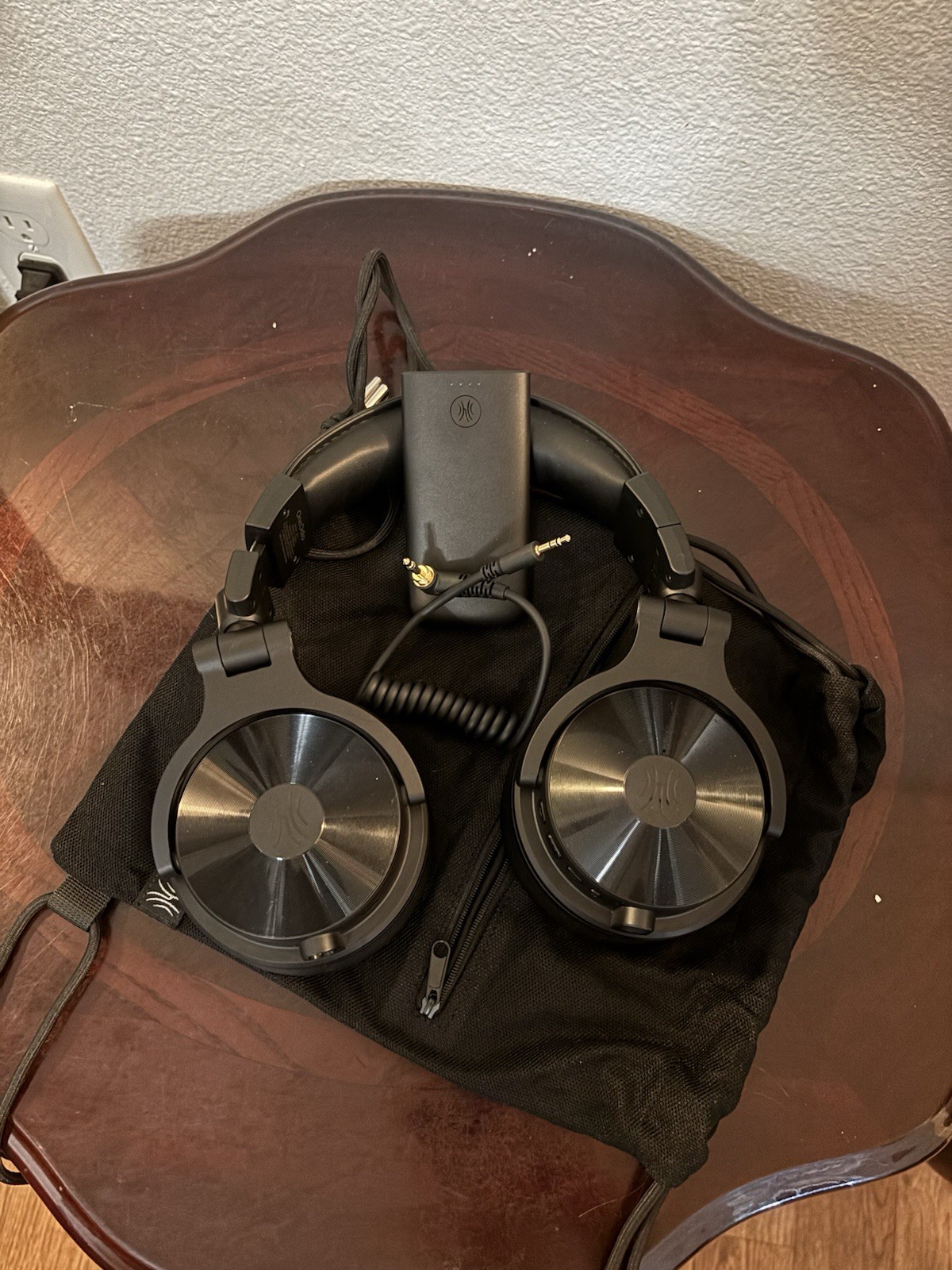 OneOdio DJ & Studio Monitoring Headphones Black Wired Foldable w/ Carry Bag