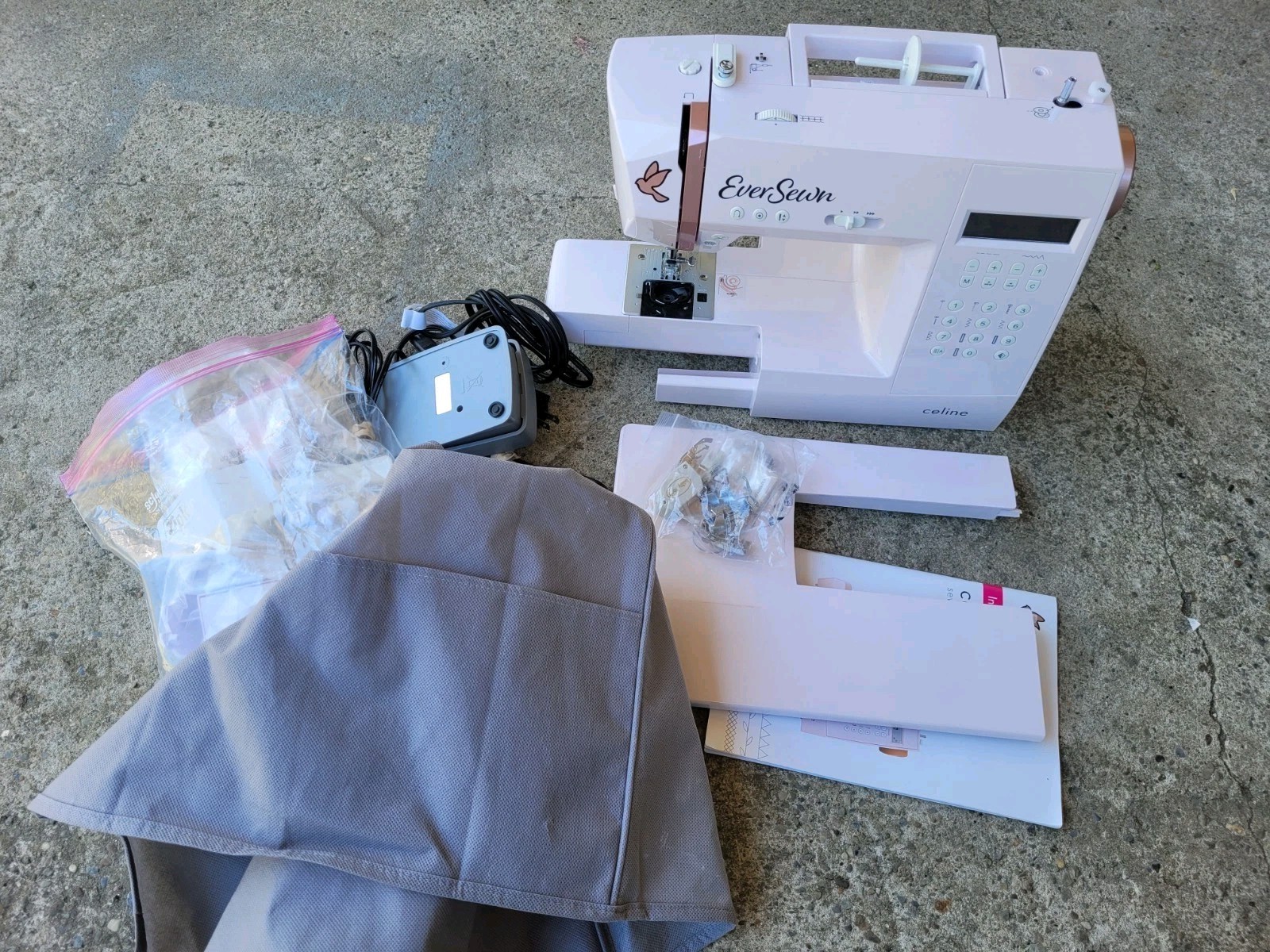 EverSewn Celine Computerized Sewing Machine -Professionally Serviced and Ready!