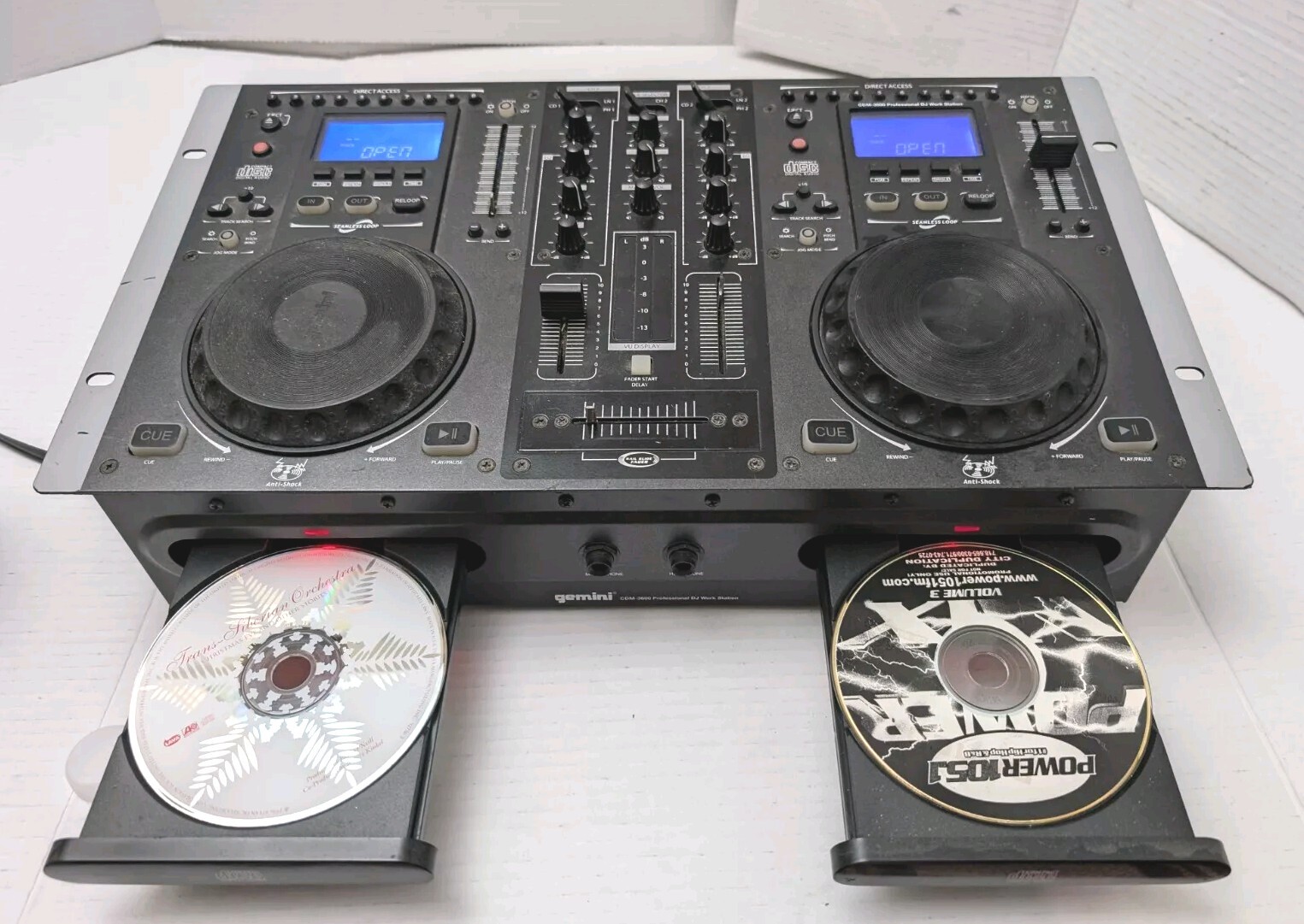 Gemini CDM-3600 DJ CD Mixing Deck Black. NOT WORKING SELLING FORPARTS ONLY READ